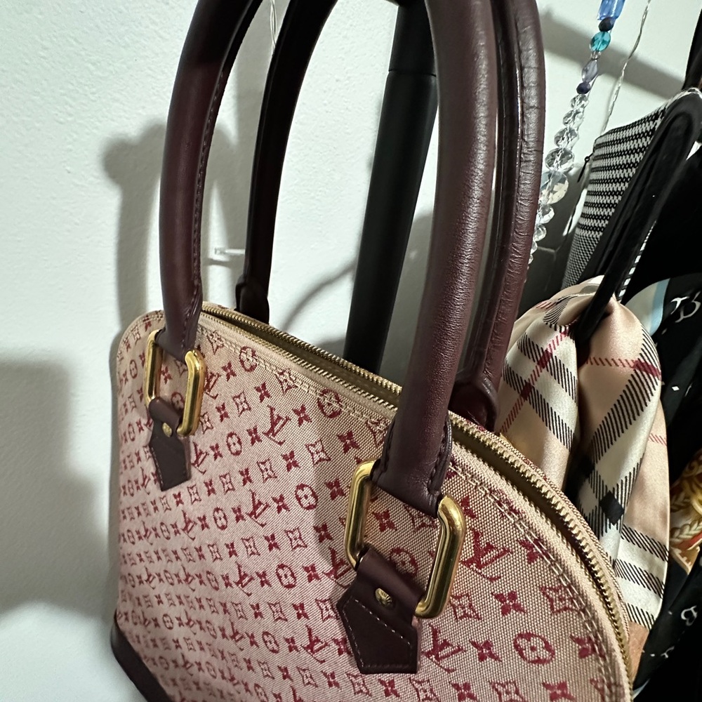 Louis Vuitton Red and Brown Satchel with Signature Pattern Alma - Picture 12 of 13